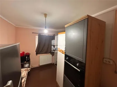 Decomandat cu 2 bai si 2 balcoane, 85 mp la etaj 3 Bucovina - foto 4