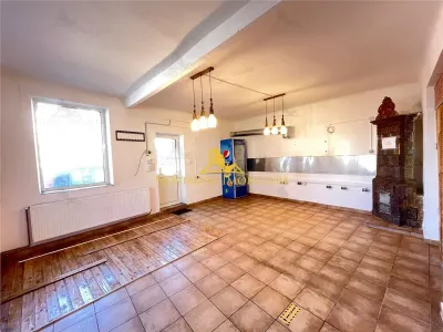 NOVISIMO-IMOBILIARE: SPATIU COMERCIAL DE INCHIRIAT , ULTRACENTRAL - Ploiesti