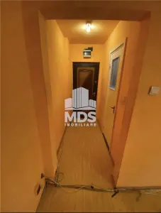 3 camere etaj 2 linga piata Doina - foto 7
