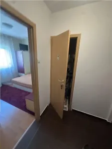 Etaj 3 cu 2 bai si 2 balcoane linga Piata Verde - foto 5