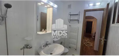 Mobilat si utilat cu 2 bai linga Piata Verde - foto 3