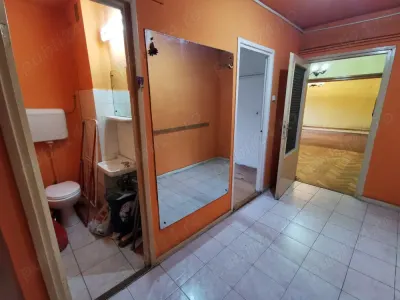 4 camere cu 2 bai in bloc reabilitat linga Punctele Cardinale - foto 9