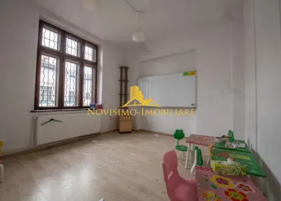NOVISIMO-IMOBILIARE: VILA IN ZONA CENTRALA - foto 2