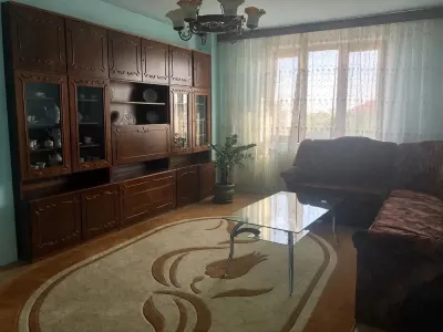 Decomandat cu 2 bai si 2 balcoane la etajul 3 - foto 2
