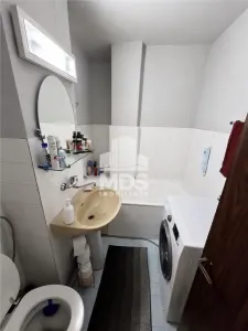 Decomandat cu 2 bai si 2 balcoane la etajul 3 - foto 5