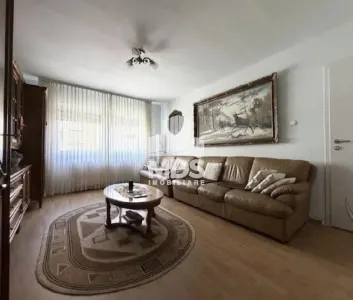 Decomandat cu 2 bai la et 2 cu garaj sub bloc - Timisoara