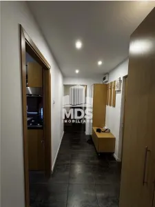 Decomandat la etaj 2, 60 mp utili, mobilat si utilat - foto 3