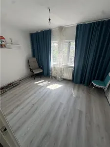 Apartament cu 2 camere cu centrala propie, linga piata Verde - foto 2