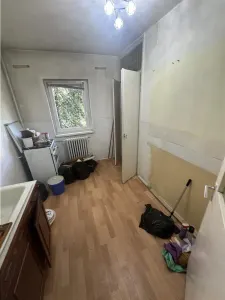 3camere cu 2  la etaj 3 cu centrala propie langa BRD - foto 4