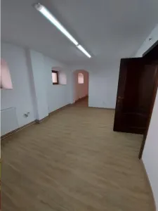 NOVISIMO-IMOBILIARE: SPATIU DE INCHIRIAT  ULTRACENTRAL - foto 7