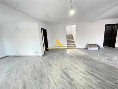 NOVISIMO-IMOBILIARE: VILA IN ZONA ALBERT - foto 2