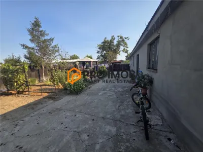 Casa tip parter zona Jorasti - foto 10