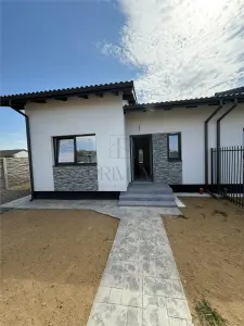 MOSNITA-DUPLEX-PE PARTER-TEREN MARE- BUCATARIE INCHISA - foto 2