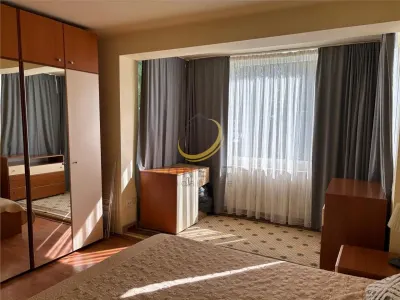 Apartament cu 3 camere etaj 1 semidecomandat Str Nicolae  Bălcescu - foto 2