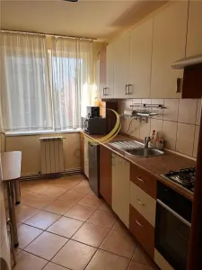 Apartament cu 3 camere etaj 1 semidecomandat Str Nicolae  Bălcescu - foto 4