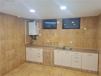 Spatiu de inchiriat pentru birouri, cabinet, salon 210mp - foto 15