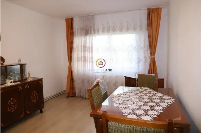 Luminos si spatios! Apartament 3 camere, decomandat, in Sacele- Brasov - foto 2