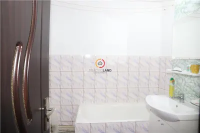 Luminos si spatios! Apartament 3 camere, decomandat, in Sacele- Brasov - foto 10