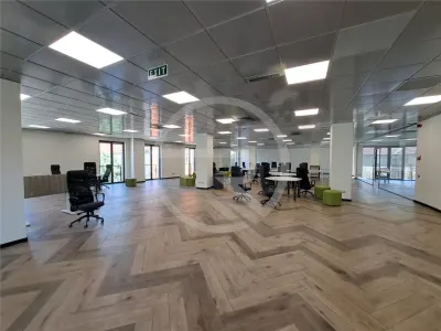 Spatiu pentru birouri, 500 mp utili, situat in zona Centrala! - foto 2