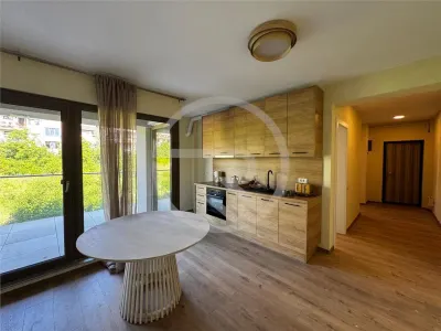Apartament 3 camere,70 mp + terasa ,situat pe strada Borhanciului! - foto 4