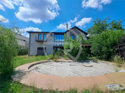 Casa individuala, 300 mp utili, situata in cartierul Europa! - foto 2