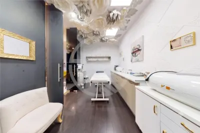 Spatiu comercial, 247 mp utili, situat in zona Centrala! - foto 4