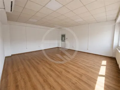 Spatiu pentru birouri, 130 mp utili, situat in Baciu! - foto 3
