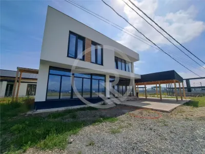 Spatiu comercial, 70 mp utili, 500 mp teren, situat Sub Coasta! - Sub Coasta