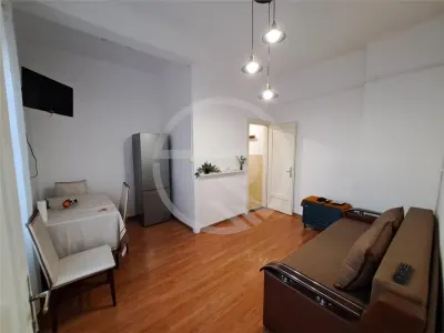 Apartament cu 3 camere, 82 mp utili, situat in zona Centrala! - foto 8