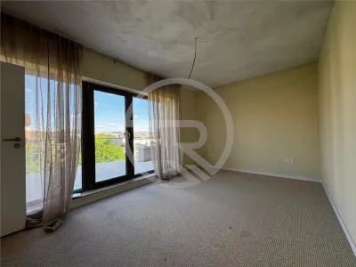 Apartament Tip Penthause 3 camere,103 mp + 2 terase ,situat pe strada Borhanciului! - foto 9