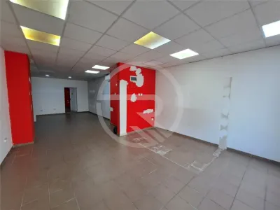 Spatiu comercial, 64 mp utili, situat in zona Centrala! - foto 3