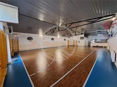 Spatiu comercial tip Hala, 300 mp utili, situat in cartierul Intre Lacuri! - foto 2