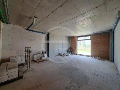 Spatiu comercial, 711 mp utili, situat in cartierul Intre Lacuri! - foto 5