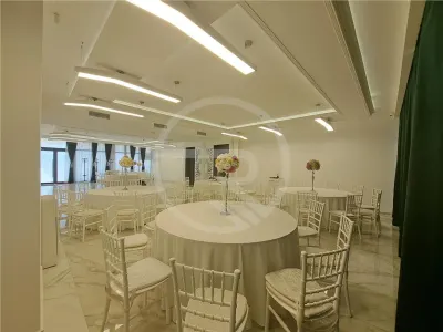 Spatiu comercial, 130 mp utili, situat in zona Piata 1 Mai! - foto 5