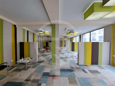 Spatiu comercial, 160 mp utili, situat in zona Semicentrala! - foto 2