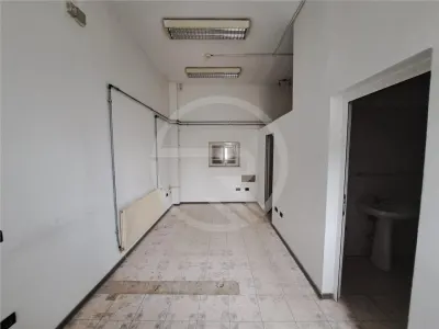 Hala, 675 mp utili, situata in zona Piata 1 Mai! - foto 7