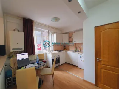 Royal Imobiliare - vanzare apartament 2 camere zona Ultracentral - foto 6