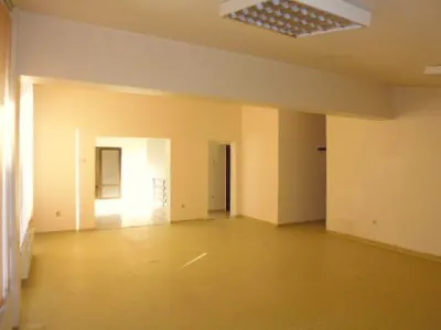 Royal Imobiliare - spatiu de birou de inchiriat in Ploiesti, zona Cantacuzino - foto 12