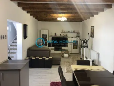 Royal Imobiliare  - Vanzari Case zona Centrala - Ploiesti