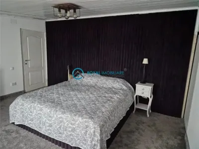 Royal Imobiliare - Inchiriere apartament 3 camere in vila zona Central - foto 3