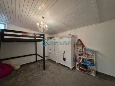Royal Imobiliare - Inchiriere apartament 3 camere in vila zona Central - foto 6