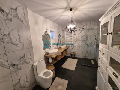 Royal Imobiliare - Inchiriere apartament 3 camere in vila zona Central - foto 8