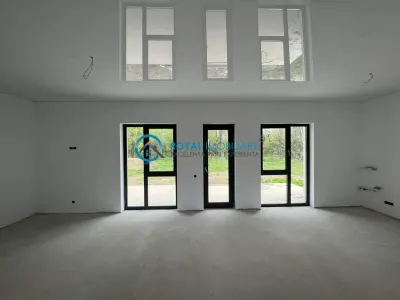 Royal Imobiliare - Vanzare Vila de lux zona Bucov - foto 2