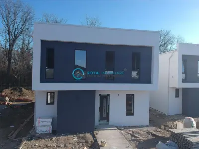Royal Imobiliare - Vanzare Vila de lux zona Bucov - foto 9