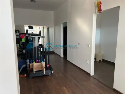 Royal Imobiliare - Inchiriere spatiu comercial in zona Valenii de Munte - foto 4