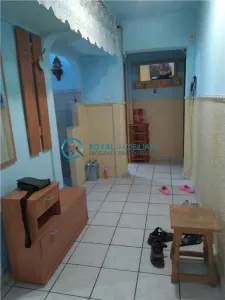 Royal Imobiliare - Vanzare apartament 3 camere, zona Podul Inalt - foto 3