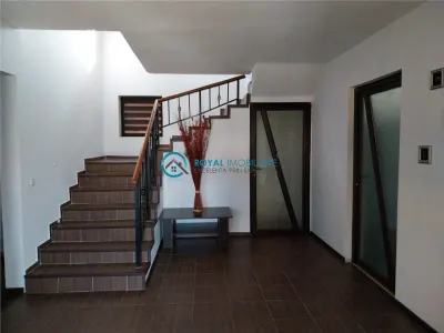 Royal Imobiliare-Vanzare Vila Zona Strejnicu - foto 18