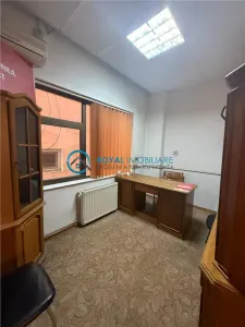 Royal Imobiliare - Vanzare Spatiu Birouri Zona Democratiei - foto 11