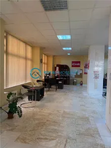 Royal Imobiliare - Vanzare Spatiu Birouri Zona Democratiei - foto 13