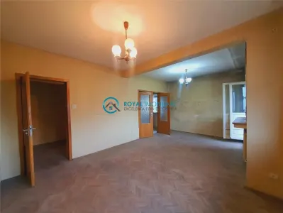 Royal Imobiliare - Vanzare apartament 4 camere zona B-dul Castanilor - foto 5